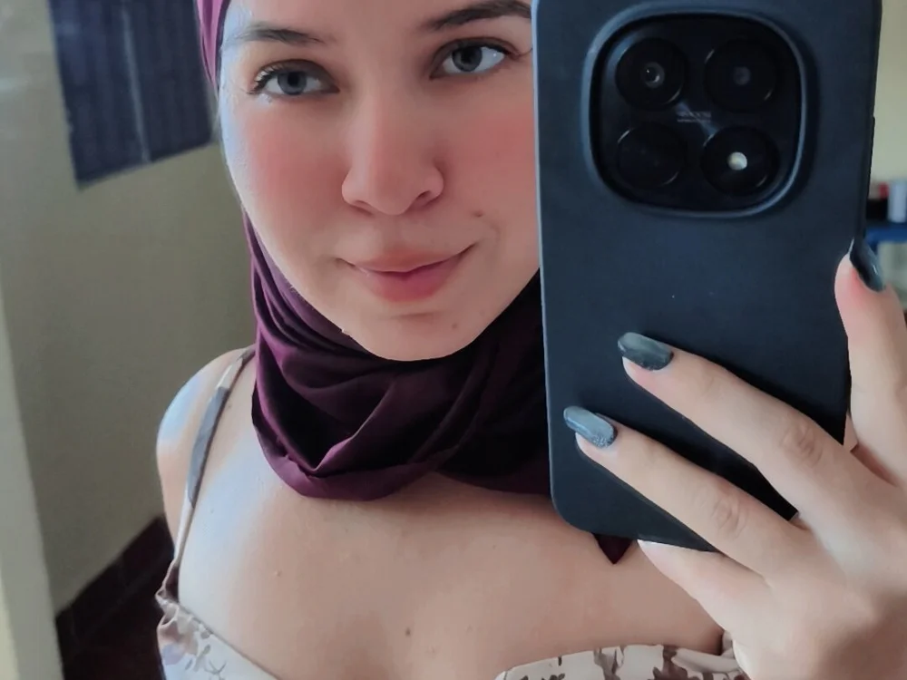 MatchedEyebrow Adlı Modelin Çevrimdışı XXX Sohbeti