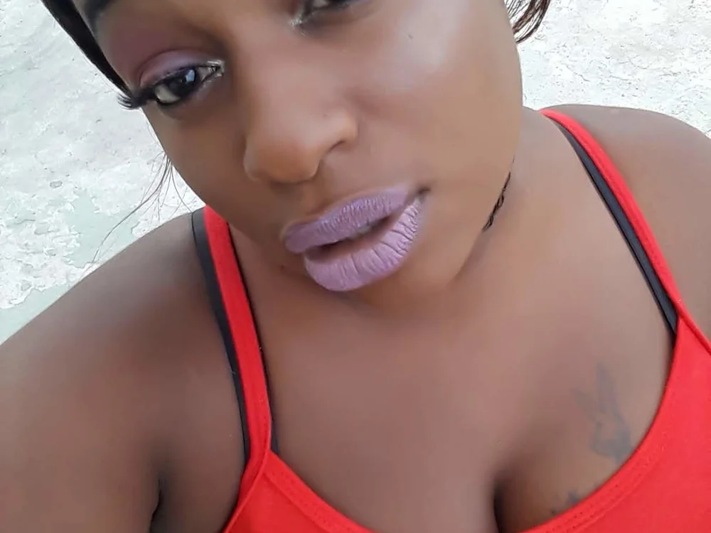 dazzlediva23's Offline XXX Chat