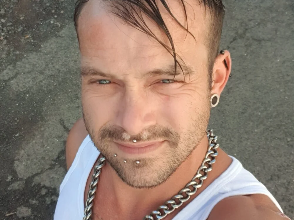 BaddooBasti offline XXX-chat