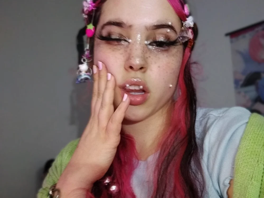 flowerbeyondreachh's Offline Chat Room