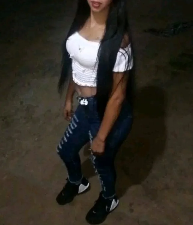 Sharlott_Streme offline chatrum