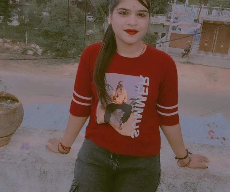 Divyanshi_hott offline XXX-chat