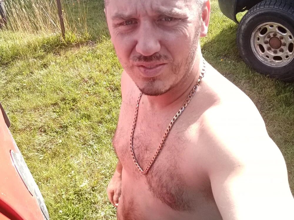 CanadianTruckerX107's Offline XXX Chat