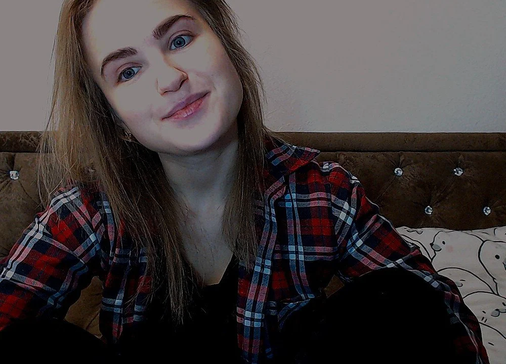 Sara4uu's most recent online preview