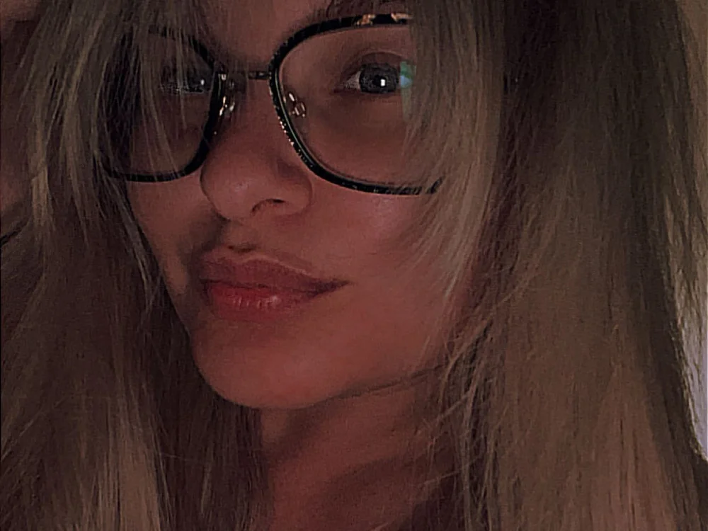 BlondeSlutty offline chatrum