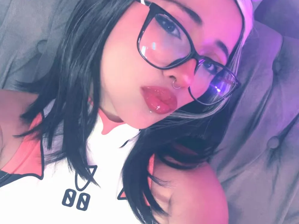 Petit__Kitty's Offline XXX Chat