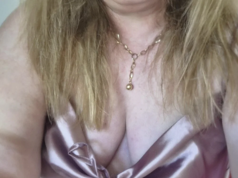 arianamodel4you: συνομιλία ΧΧΧ εκτός σύνδεσης