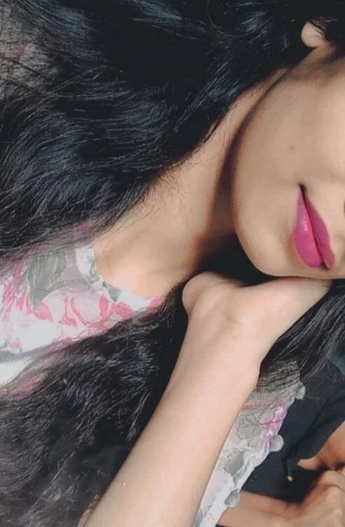 Cutiee_Simran's Offline Chat Room