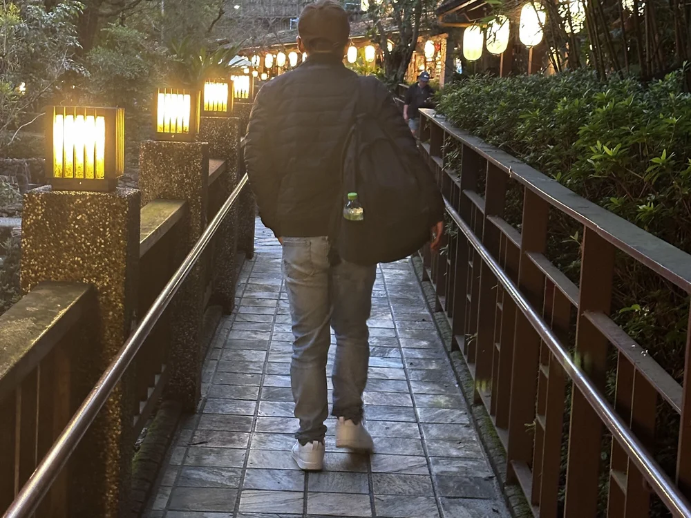 Aaronsuhi 離線 XXX 聊天