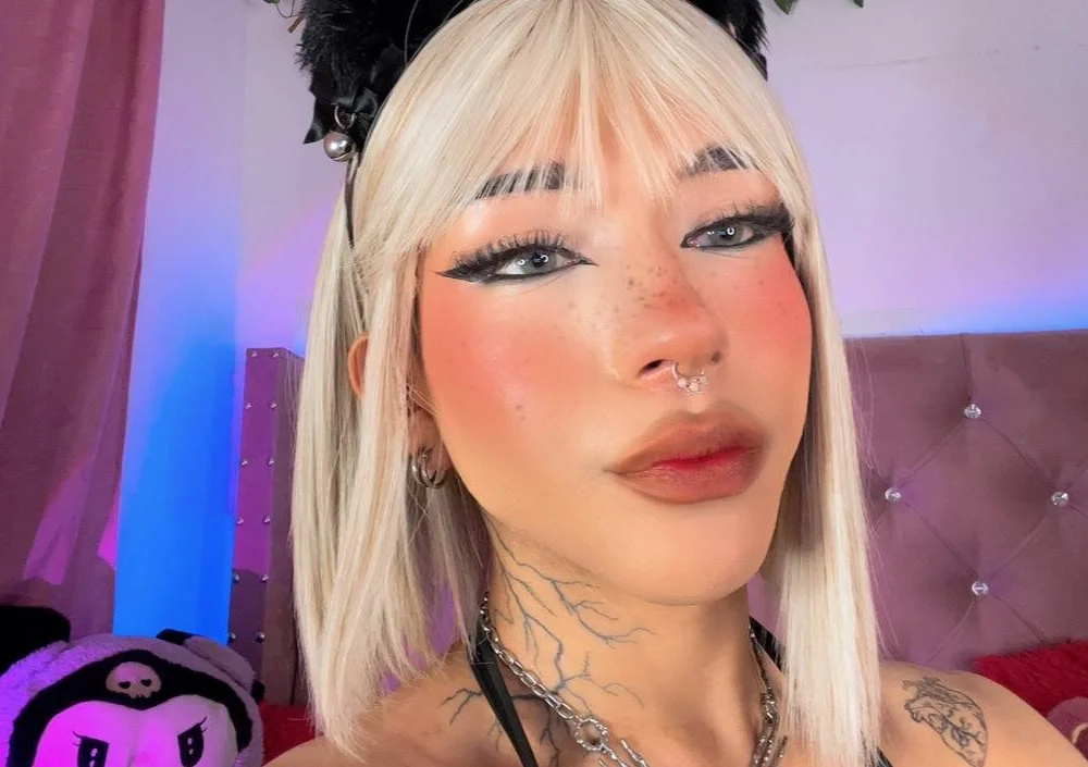 cattyzahir's Offline XXX Chat