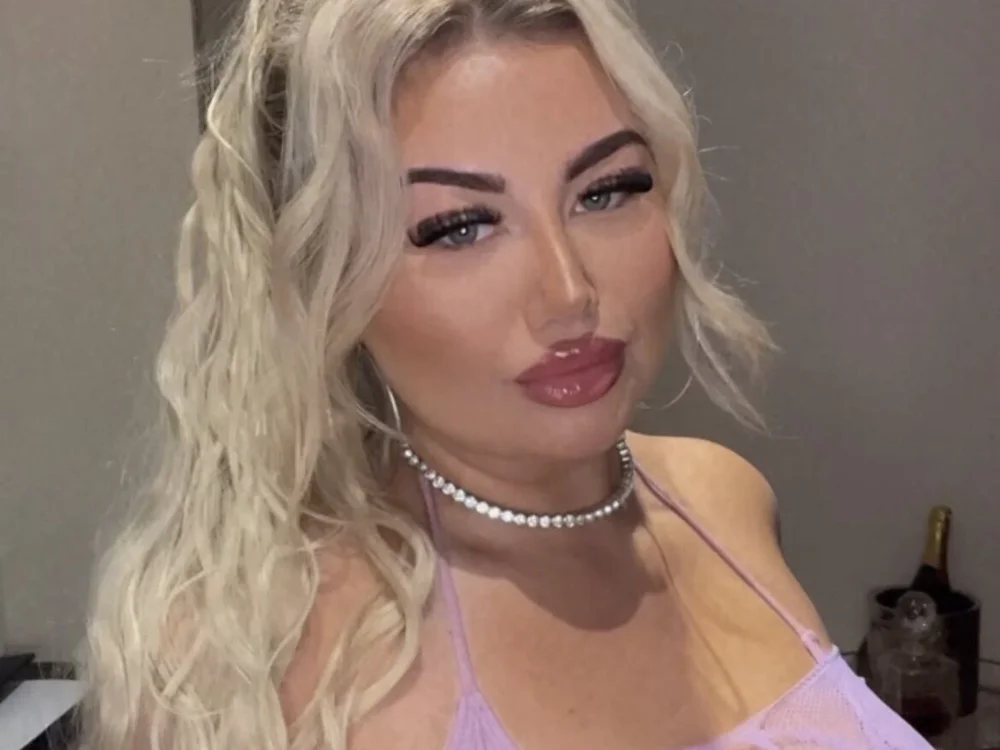 Queen_Cindyx offline chatrum