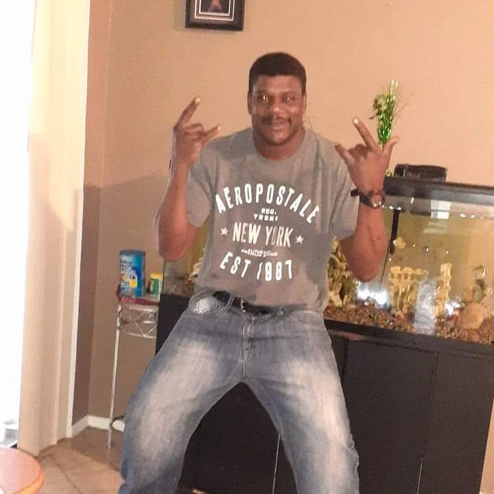 robbiew0004 離線 XXX 聊天