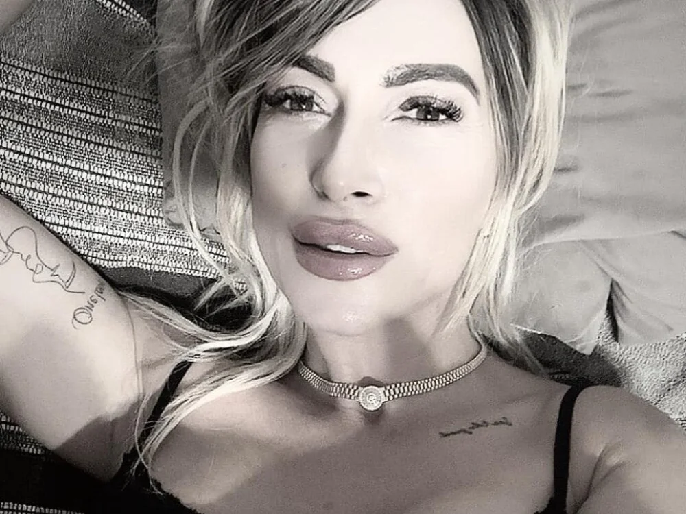 Kenzie_Kush's Offline XXX Chat