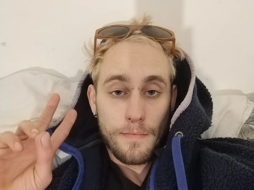 deadinside303's Offline Chat Room