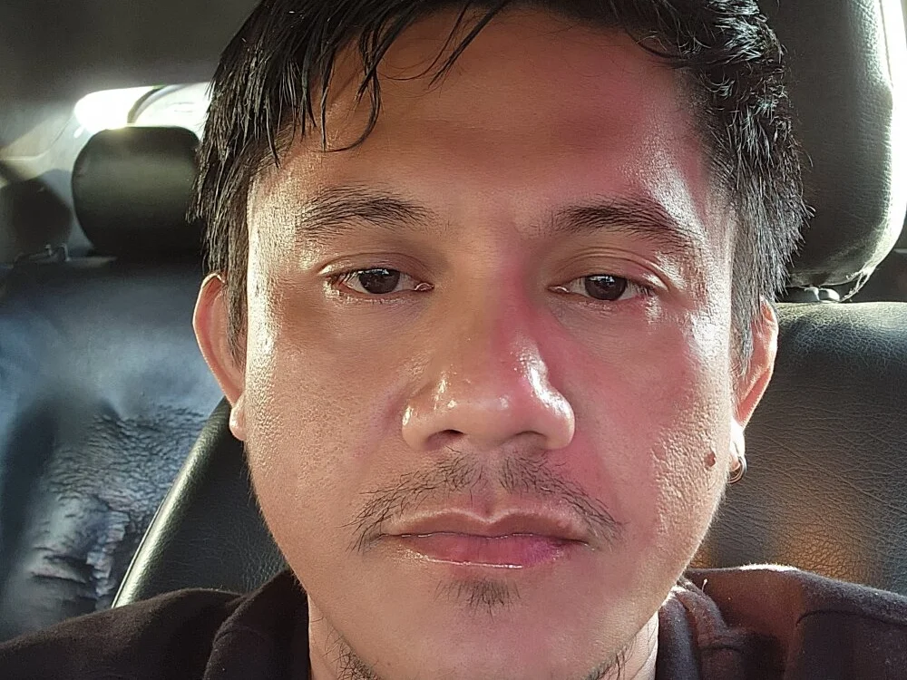 manuroytv Offline XXX Chat