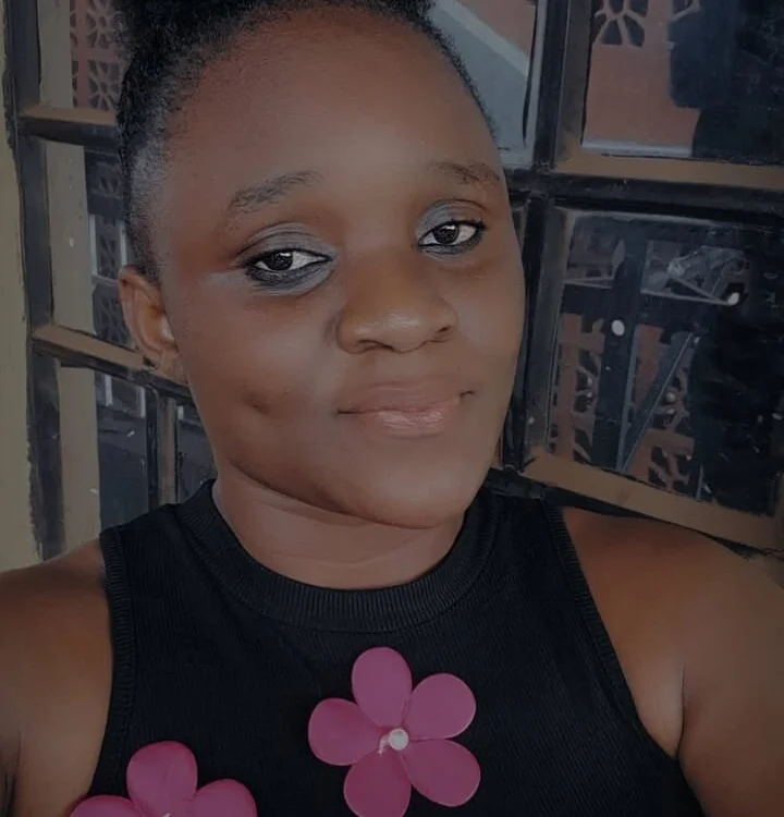 Naughty_minaj cam model