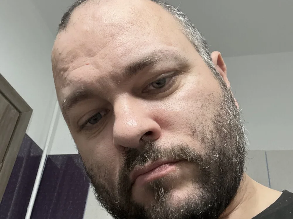 Offline XXX chat modela InstinctMention2