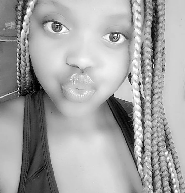 SexyLianaXXX's Offline XXX Chat