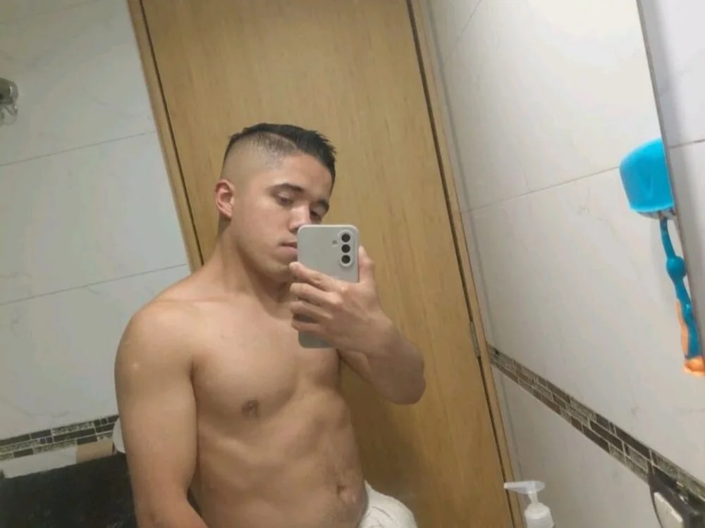 samu_blakee Offline XXX-Chat