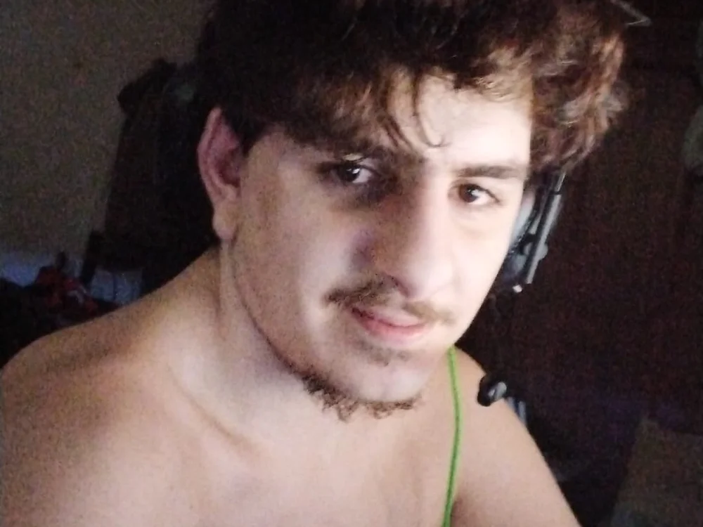 tomas8735's Offline Chat Room