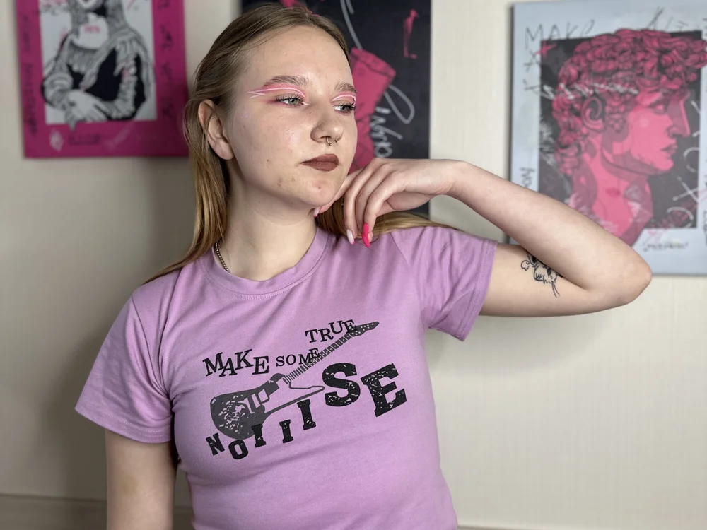 ElletteAnstead's Offline Chat Room