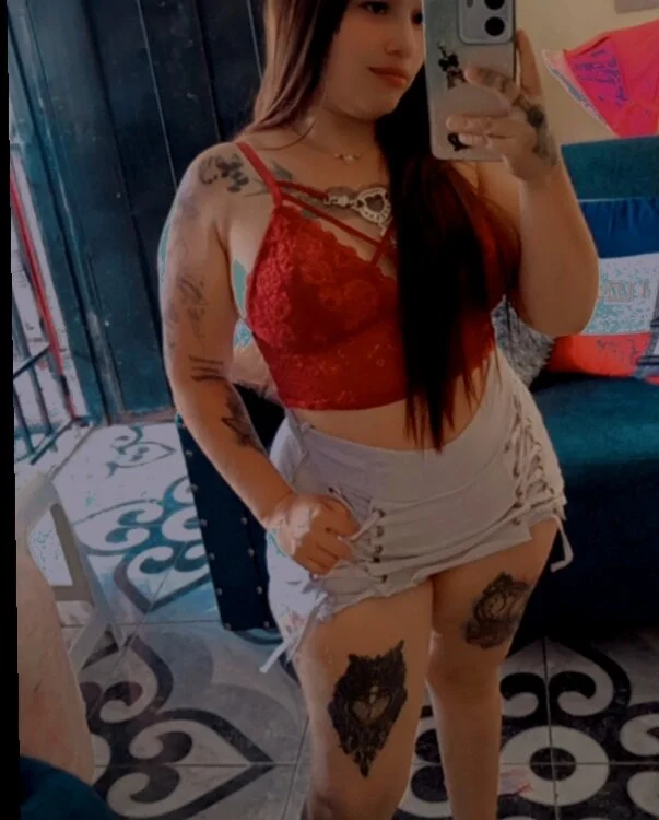 MiiaVelvett__ Adlı Modelin Çevrimdışı XXX Sohbeti