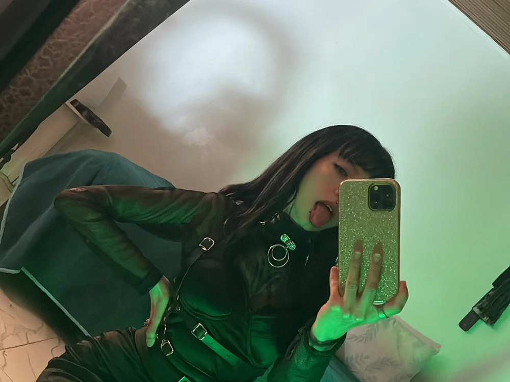 Dark_Genesis' Offline XXX Chat