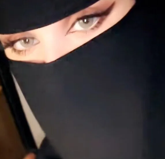 nadya-74's Offline XXX Chat