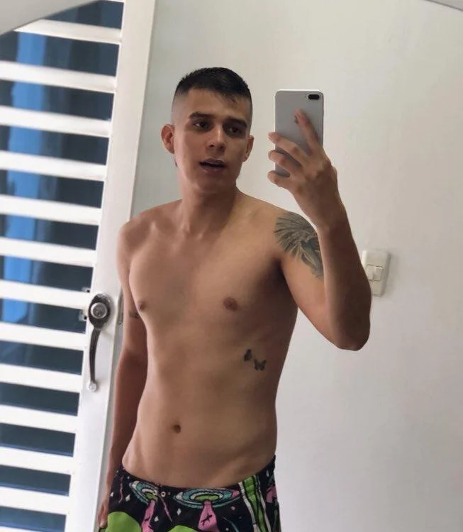 hugosan12 Offline XXX Chat