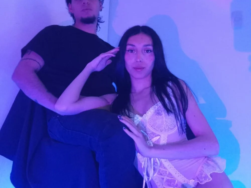 Laia_and_Damian's Offline XXX Chat