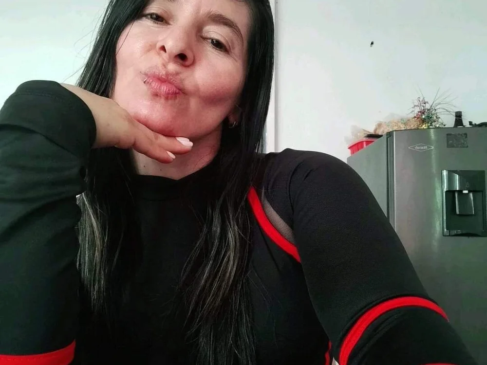 SensualMegan's Offline Chat Room