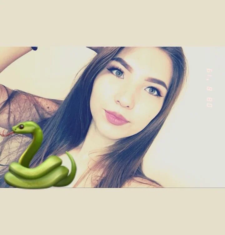 _shewolf_ Offline Chatraum