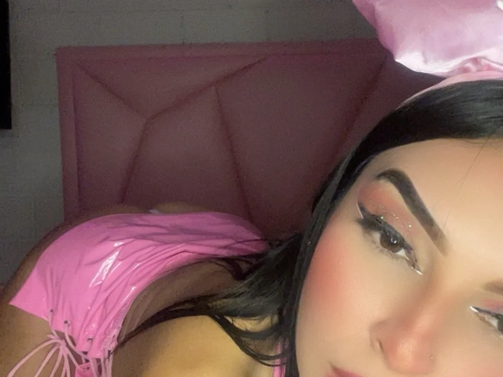 AlyshaBratts' Offline XXX Chat
