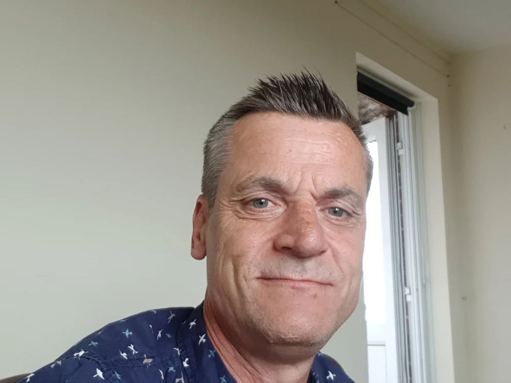 Wozza010472's Offline Chat Room