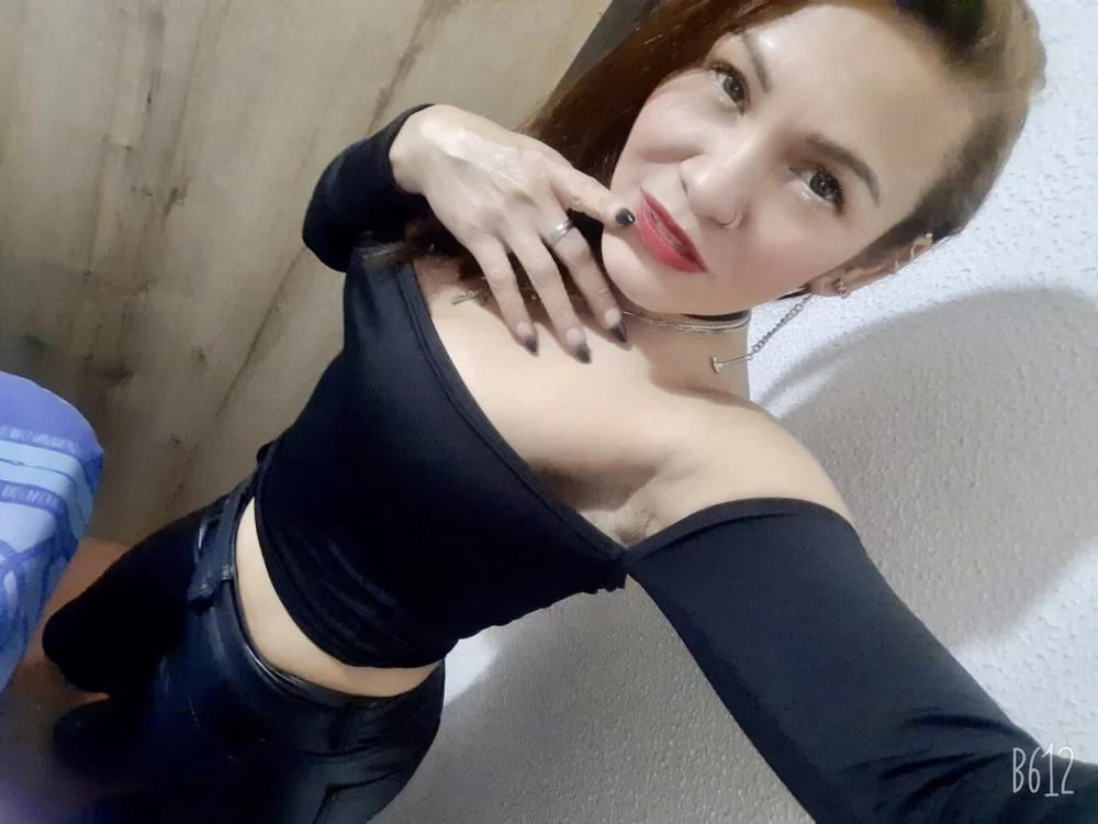 Cristaal_moon's Offline XXX Chat