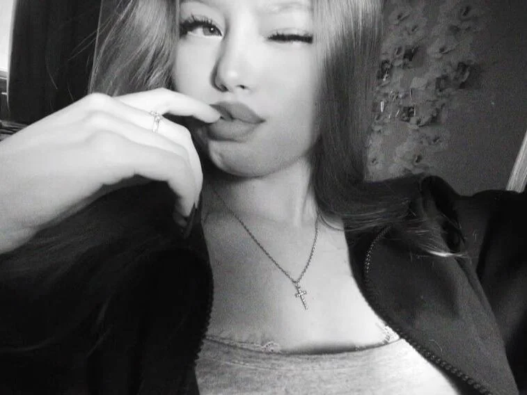 aloreana: онлайн-секс-чат