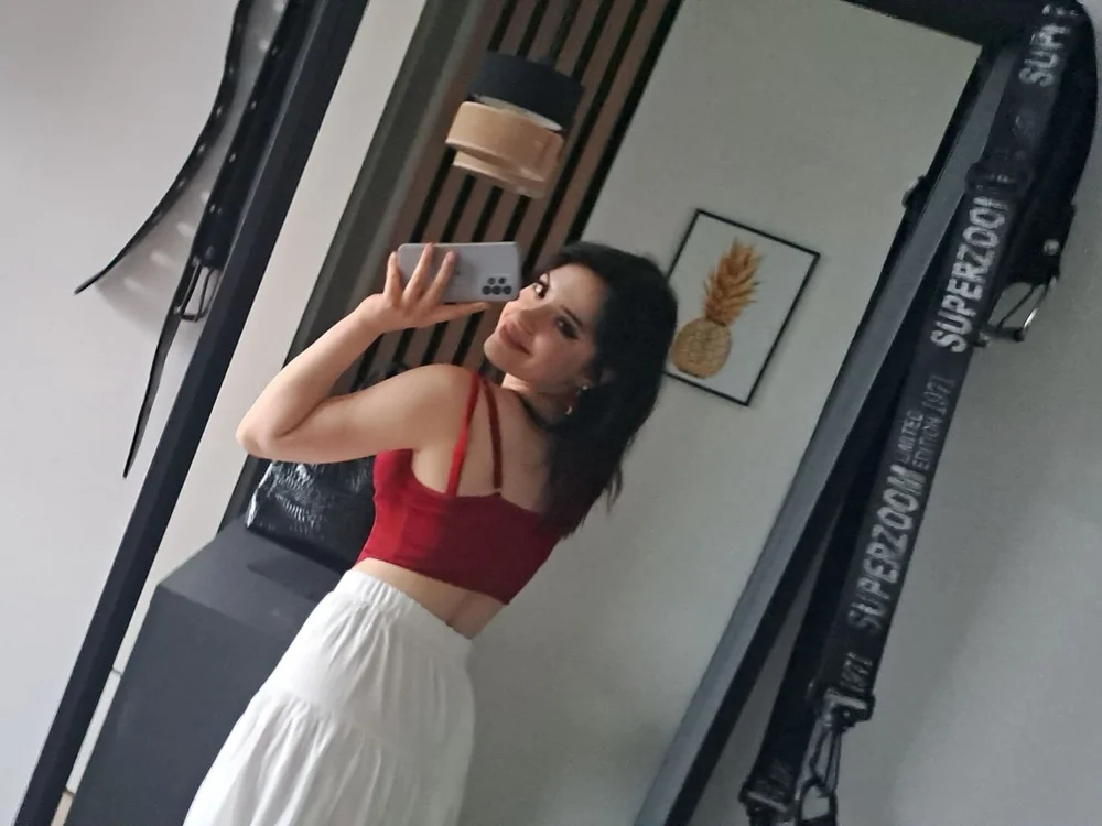 GeorginaLips' Offline Chat Room