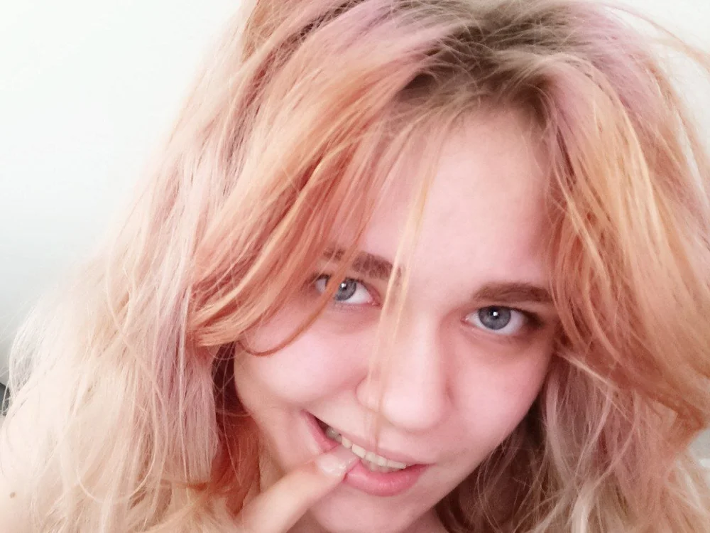 SalenaVanderhoff's Offline Chat Room