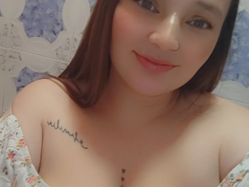 ema_zoe_69's Offline Chat Room
