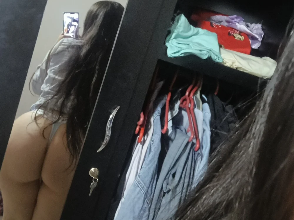 Lunaescarlataa's Offline XXX Chat
