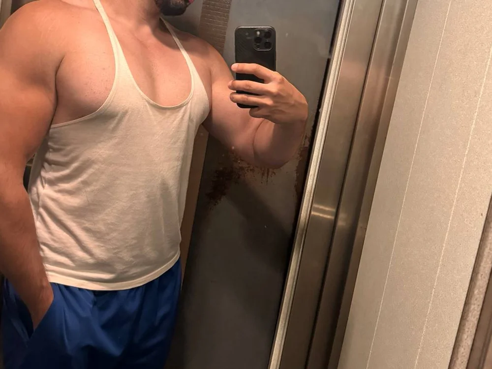 therealmanhere Offline XXX-chat