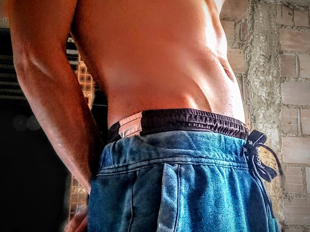 ADRIAN2003c's Offline XXX Chat