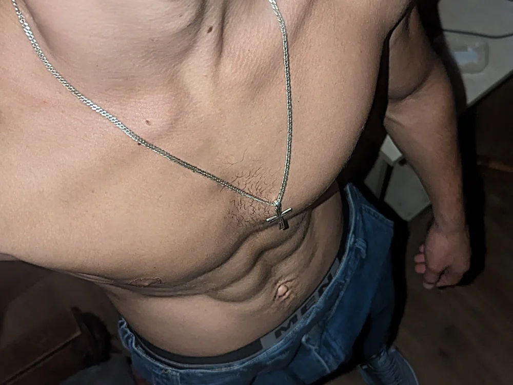 3rn3st0 Offline XXX-chat