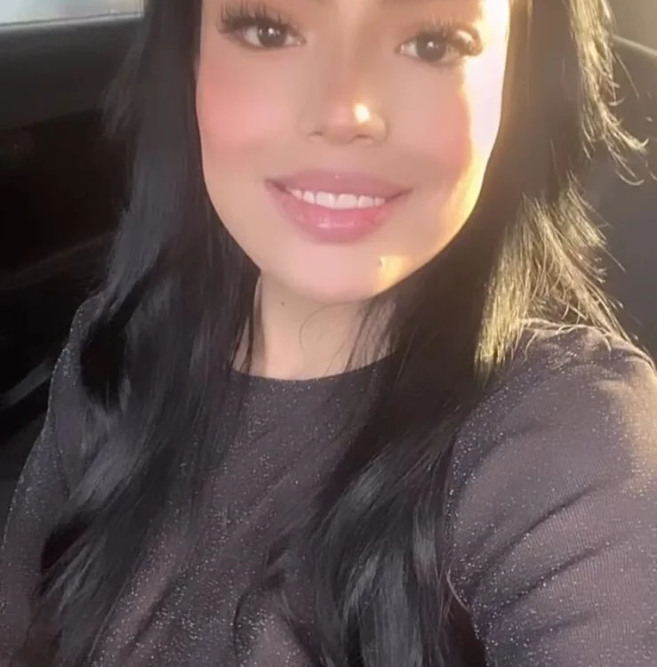 _Charlottee_b Offline XXX Chat