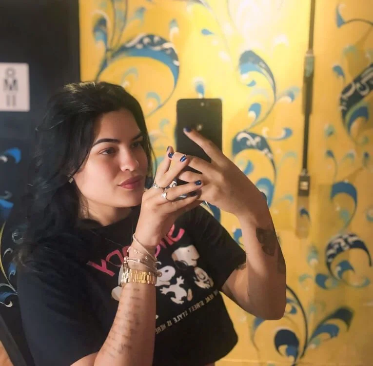 EmilyNovaes' Offline Chat Room
