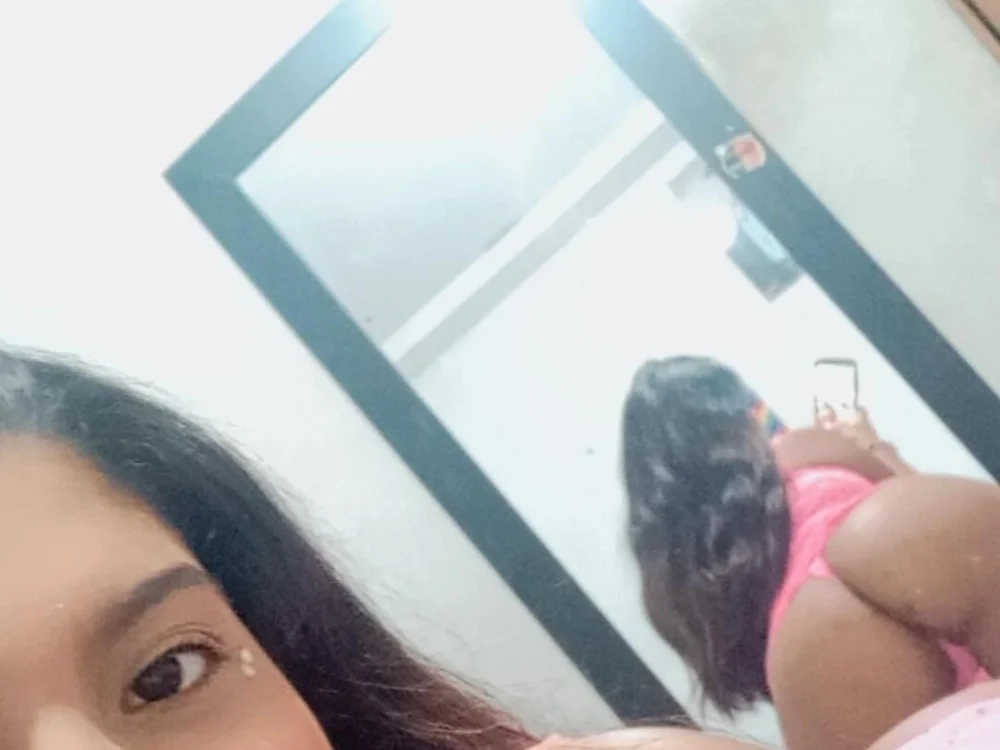 Offline chatovací místnost cami_mours