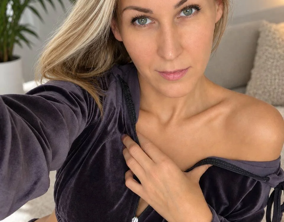 Rovelixa Chat XXX offline
