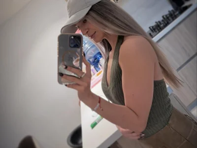 NIQUEILLA8 on StripChat