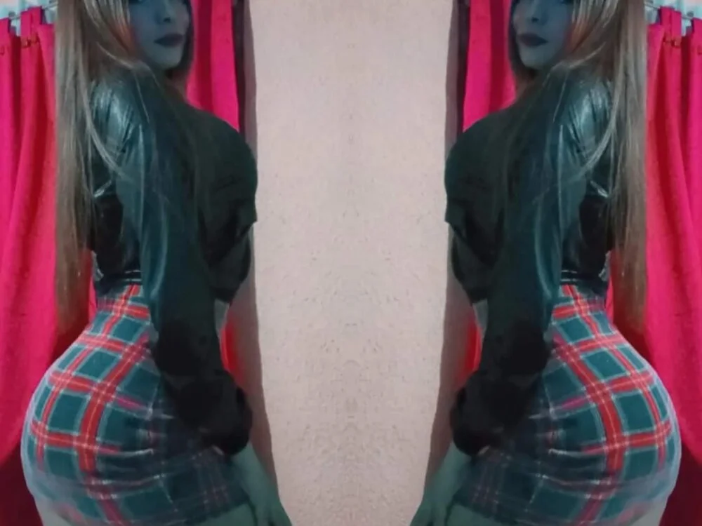 megan_hot555's Offline XXX Chat