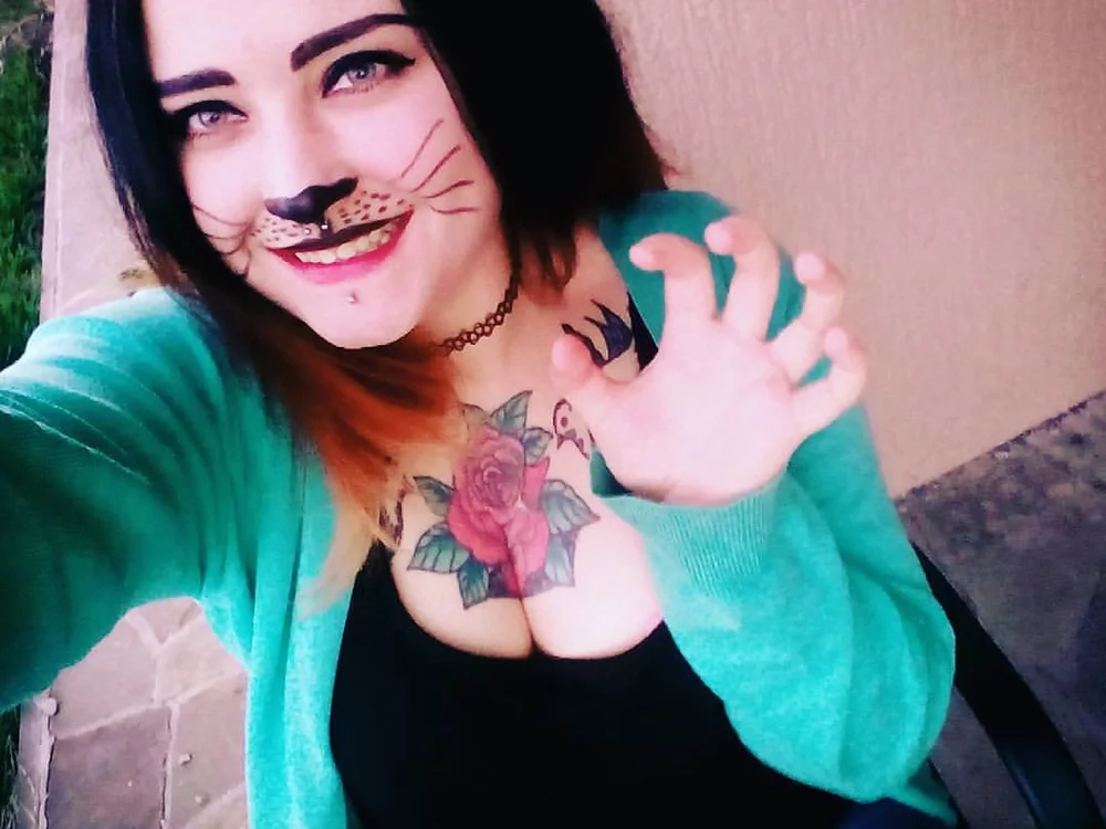 Donna_Hayley's Offline XXX Chat